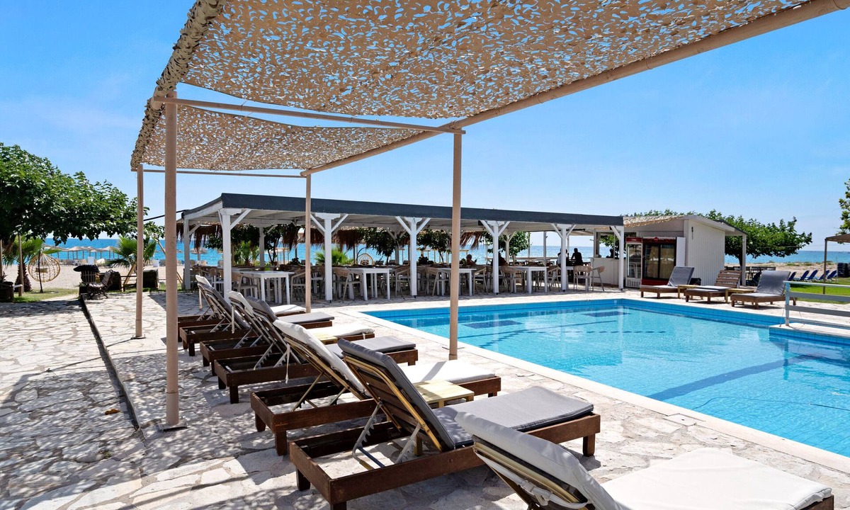 Pidima Kyras Apartment | Studio Apartment 'Iguana 13' with Sea View, Wi-Fi, and Air Conditioning