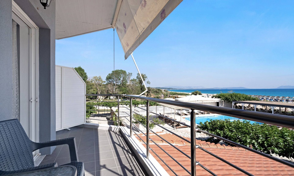Pidima Kyras Apartment | Studio Apartment 'Iguana 3' with Sea View, Wi-Fi and Air Conditioning