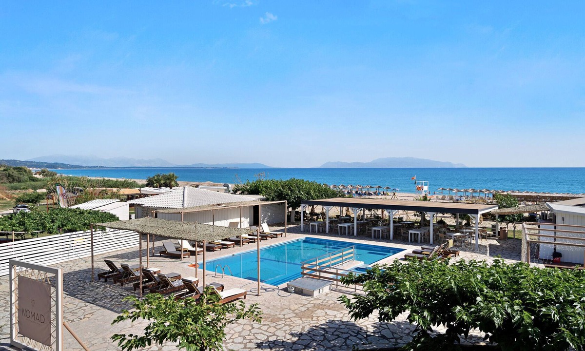 Pidima Kyras Apartment | Studio Apartment 'Iguana 1' with Shared Pool, Wi-Fi and Air Conditioning