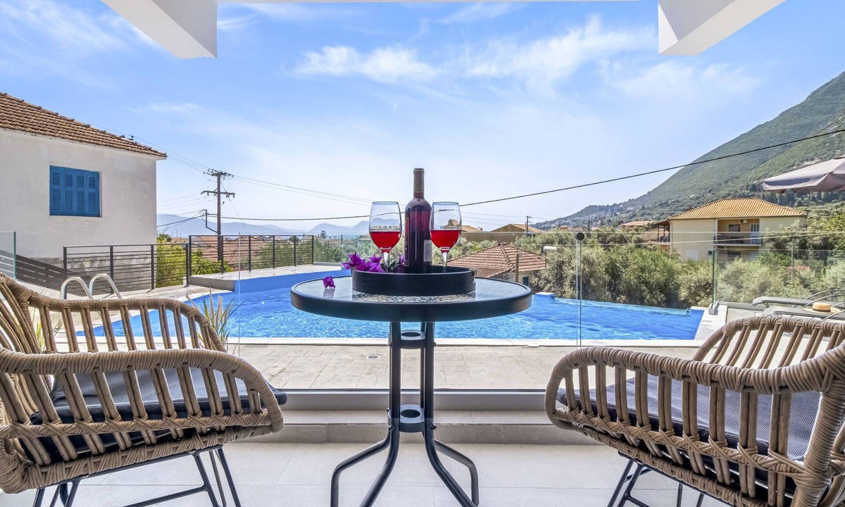 Nikiana Apartment | Studio Apartment 'Oceanida Afrodite Lyxury Suite' with Sea View, Wi-Fi and Air Conditioning