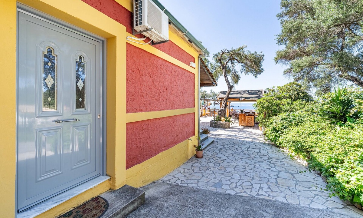 Sinarades Apartment | Studio Apartment 'With Sea View 1' with Sea View, Wi-Fi and Air Conditioning
