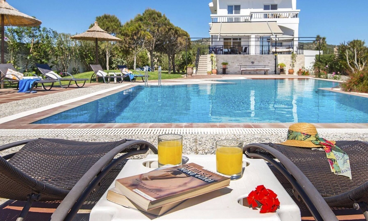Lahania Villa | Stunning private villa for 10 guests with A/C, WIFI, private pool, TV, terrace and parking