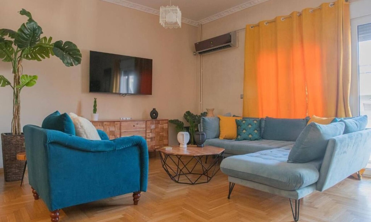 Piraeus Apartment | Stylish 3 bedroom appartment Piraeus Center next to port and metro