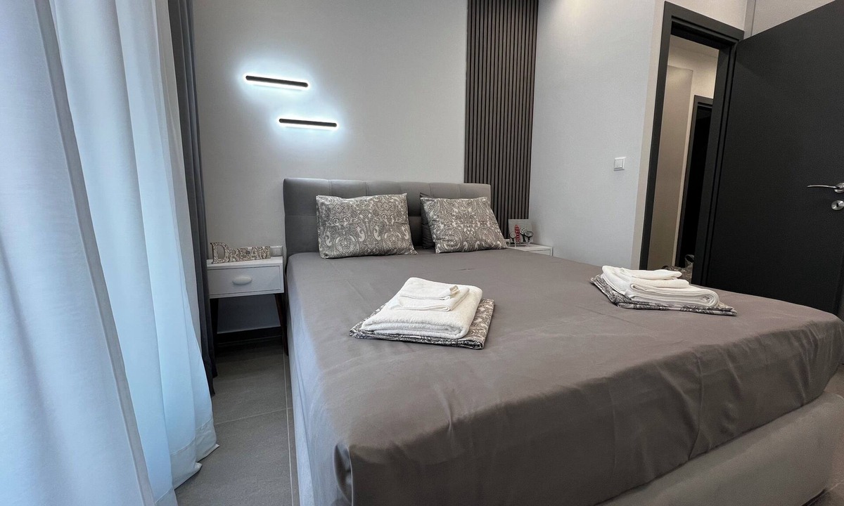 Thessaloniki Apartment | Stylish Oasis in Thessaloniki