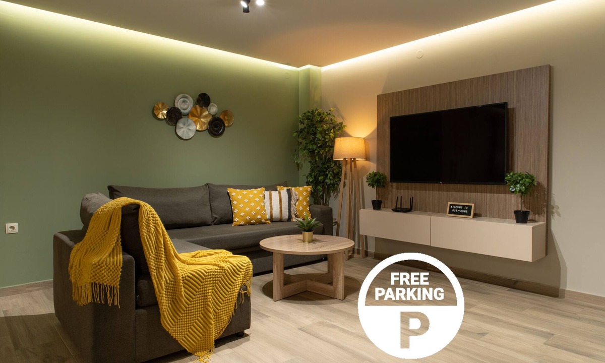 Heraklion House | Stylishly decorated house - Free Private Parking & Fibre Internet!