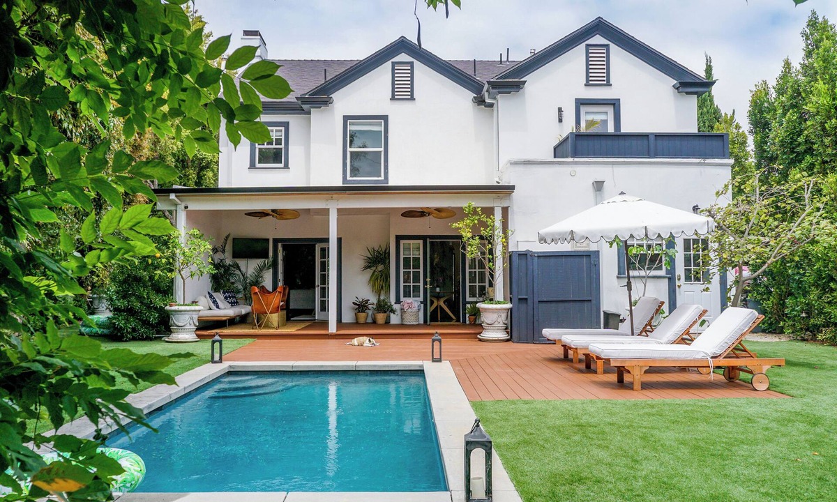 Windsor Square House | Summer Deal! Dream Home in Larchmont Village