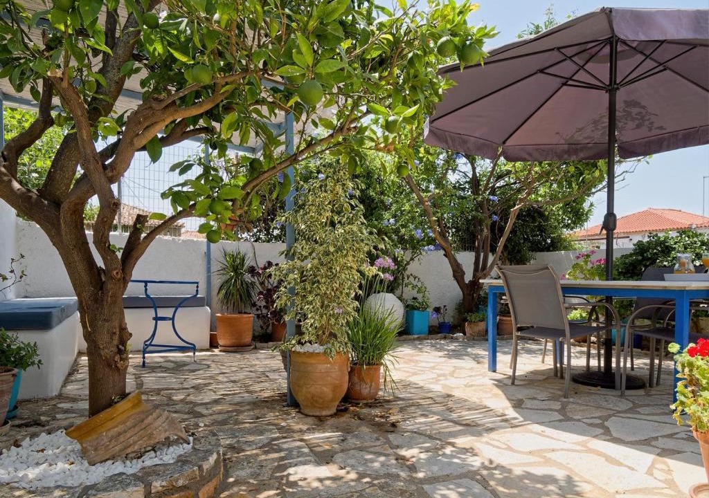 Pylos-Nestoras Apartment | Summer Garden Studio - village location