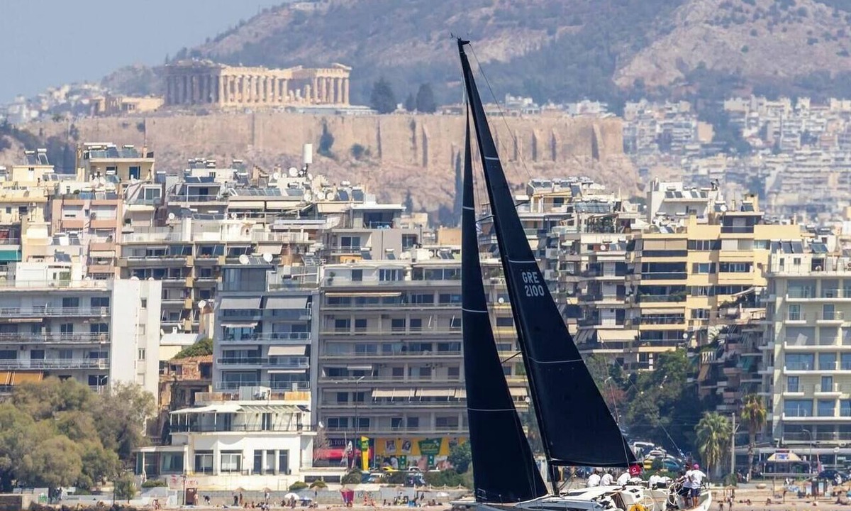 Mikrolimano Boat Rental | Sun-Kissed Sailing Adventure in Islas Sarónicas