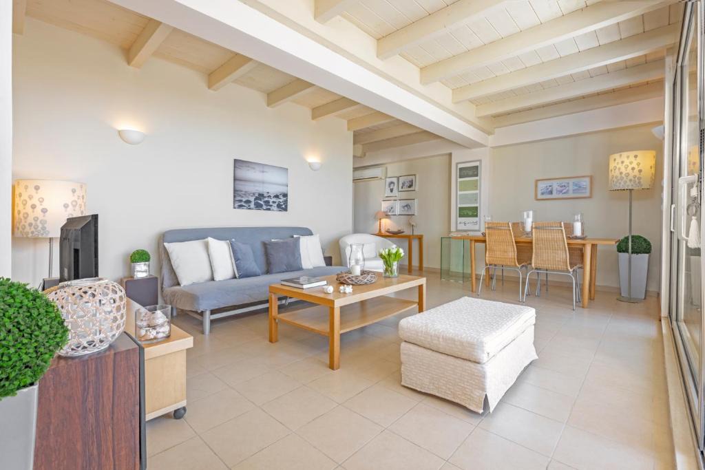 Petaloudes Apartment | Sunny Penthouse,Modern Amenities+Aegean View