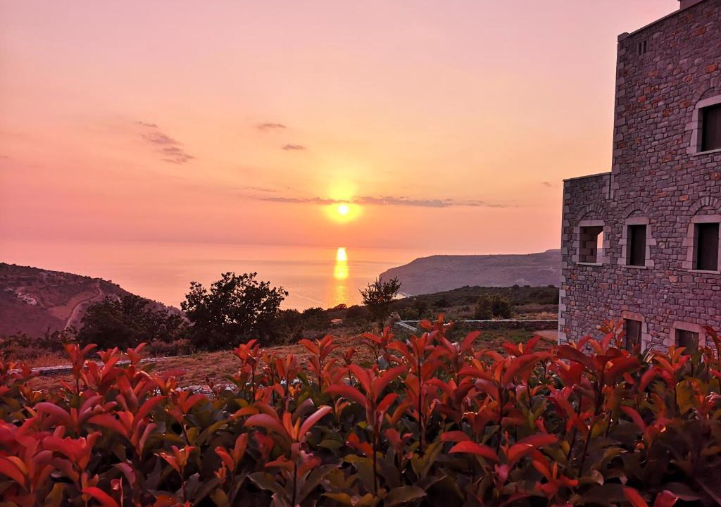 Neon Oitylo House | Sunset View Stone House, Areopoli Mani