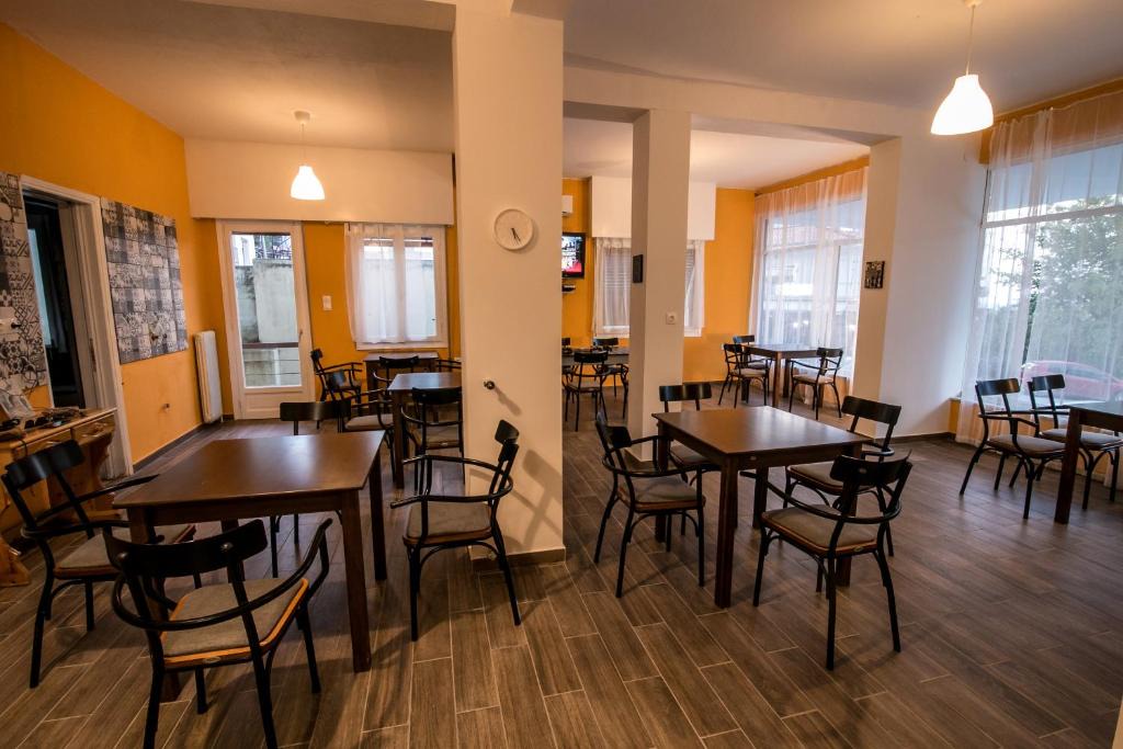 Kalambaka Hostel | The Holy Rock - Hostel at meteora