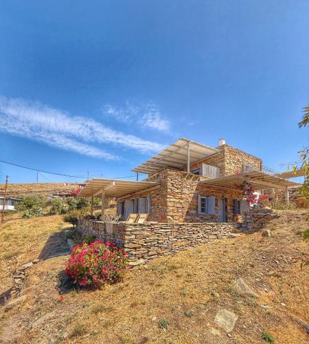 Koundouros Apartment | The Traditional Stone Villa
