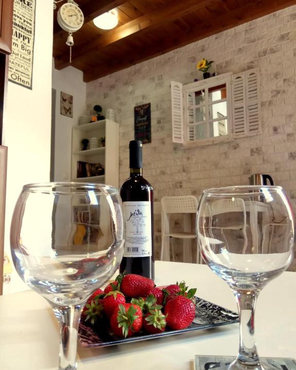 Rhodes Old Town Apartment | The White House of Rhodes