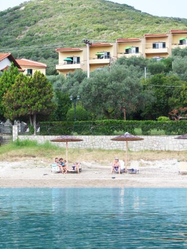 Sithonia Apartment | The Yellow Houses