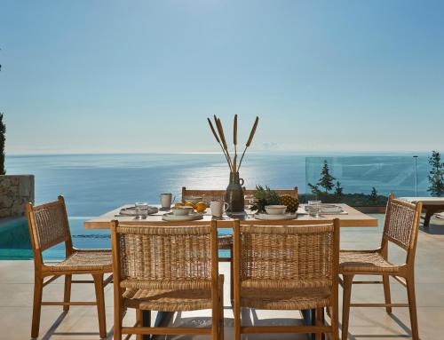 Skinaria Villa | Thelxi's Suite II - Brand New Seaview Suite!