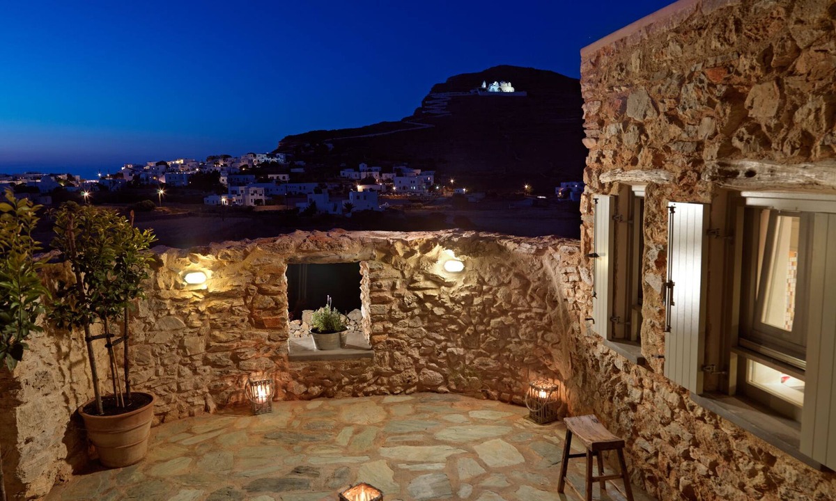 Folegandros Town Apartment | Themonies Luxury Suites