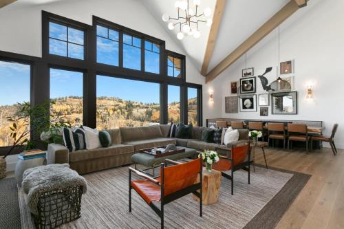 Empire Pass Apartment | Tower Villas - Five Bedroom Villa with hot tub #7700 condo