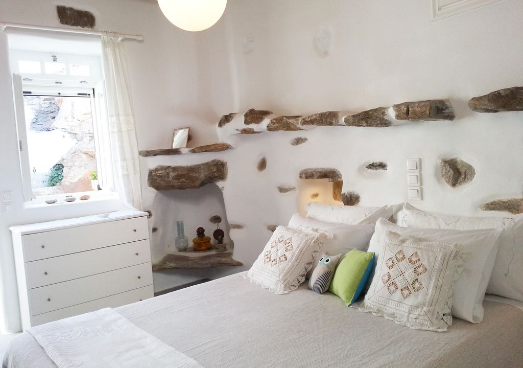Lefkes House | Traditional Kykladic House in Lefkes Village