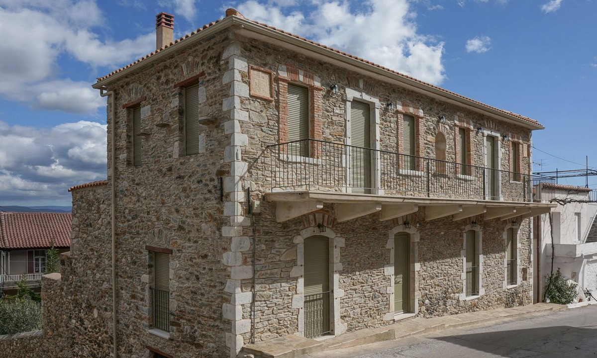 Tripi Villa | Traditional villa in Peloponnese with Charming Mountain View