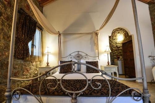 Synikia Mesi Trikalon House | Trikalon Muses Art Suites