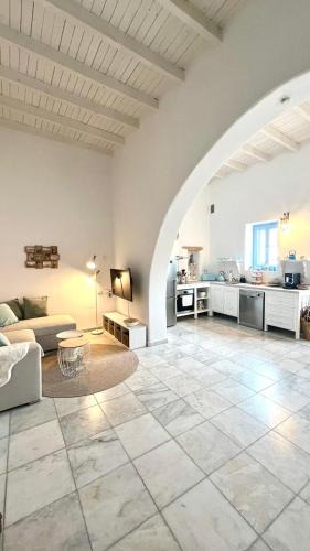 Kalithies House | 'TSI TSI' traditional home & private Pool'