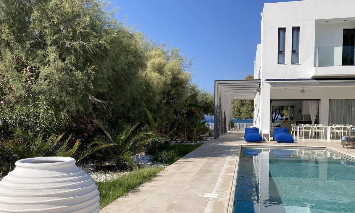 Vagia Villa | UNIQUE: Architect villa on the beach