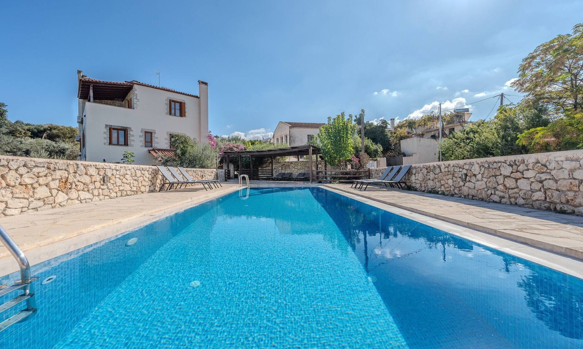 Vamos Villa | Vamos Villa – Elegant 5-BR Retreat with Private Pool