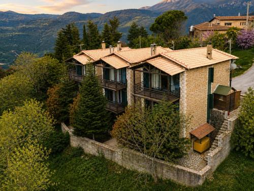 Synikia Mesi Trikalon House | Vathyskia Guesthouse
