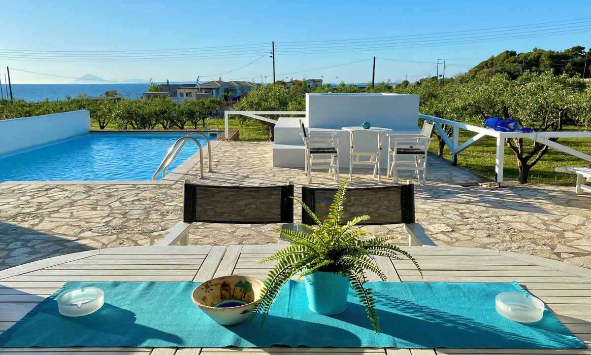Pyrgos Villa | Villa 1 - Betty's Villas in Leventochori