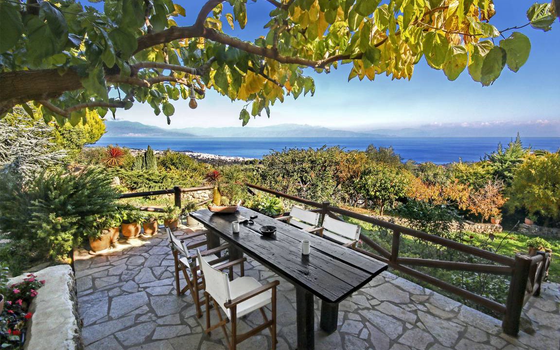 Paralia Porovitsis Villa | Villa ∙ 4 bedrooms ∙ 8 guests