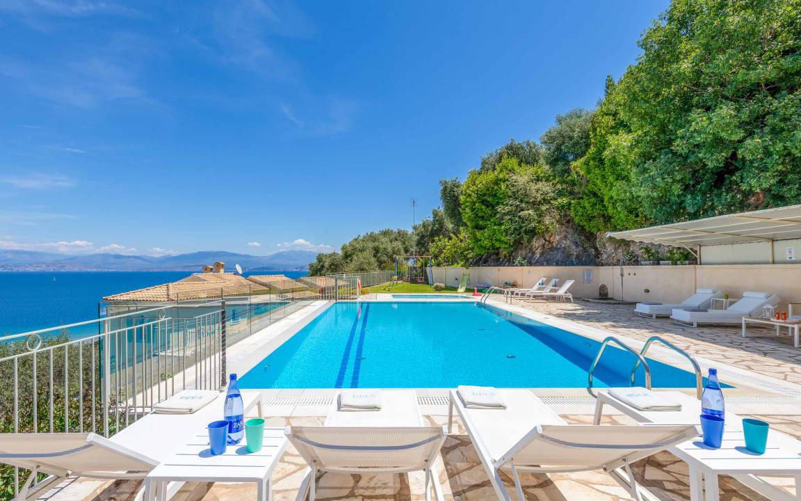 Apraos Villa | Villa ∙ 6 bedrooms ∙ 14 guests