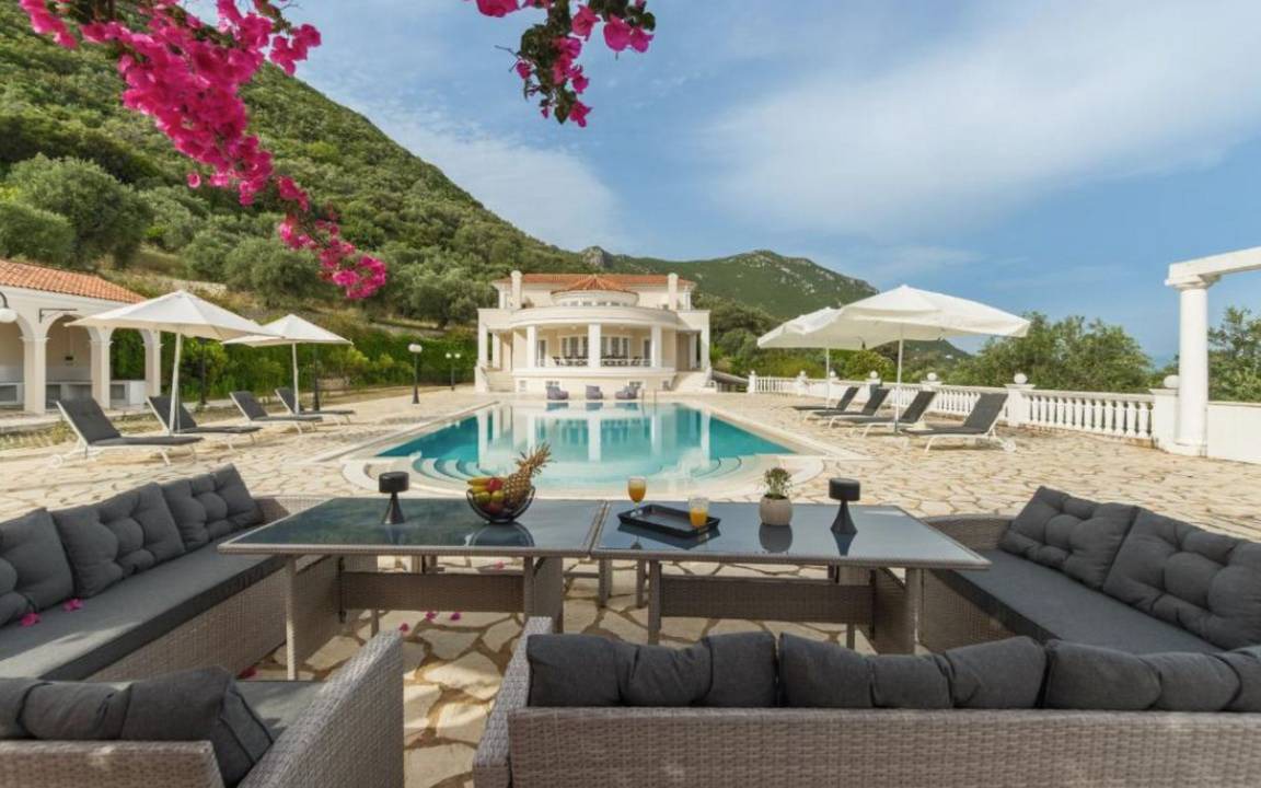 Doukades Villa | Villa ∙ 7 bedrooms ∙ 14 guests