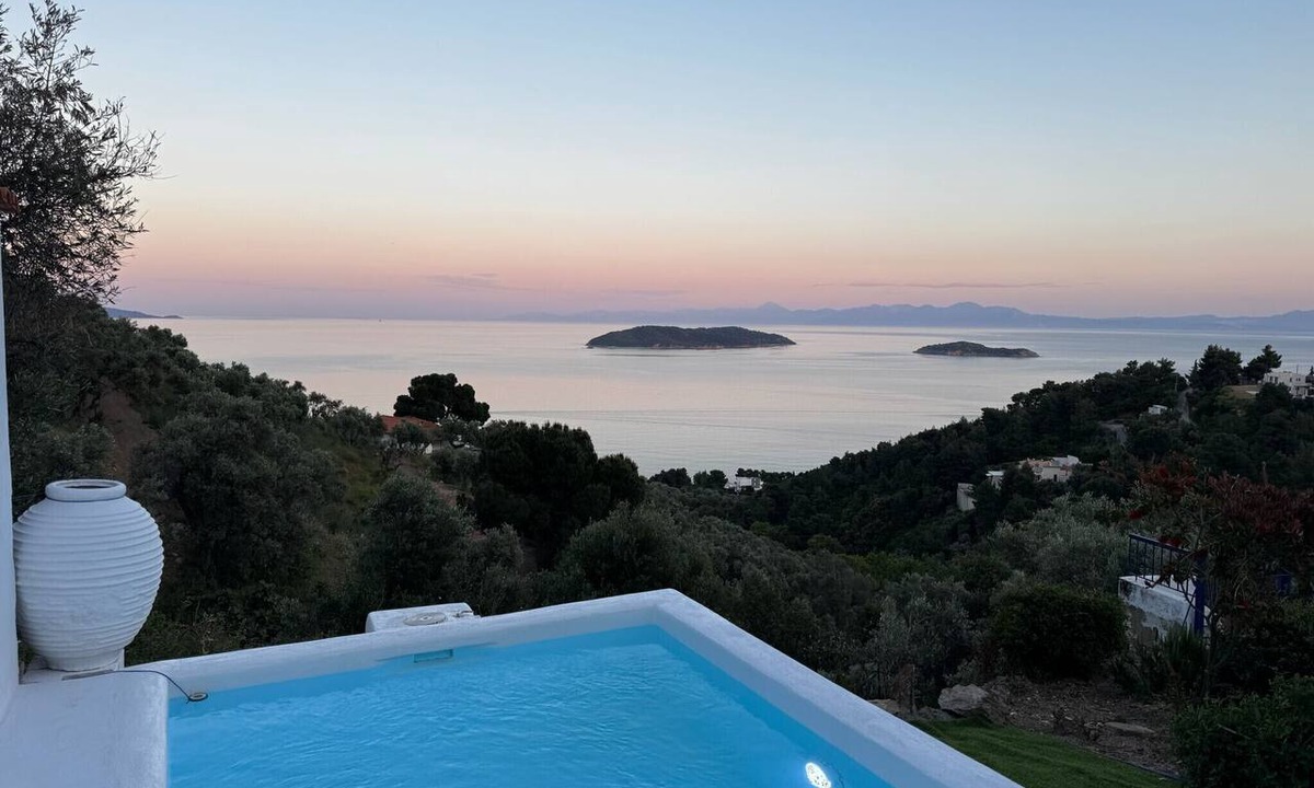 Skiathos Town Villa | Villa Aegean Blue, 3 bedrooms, stunning views