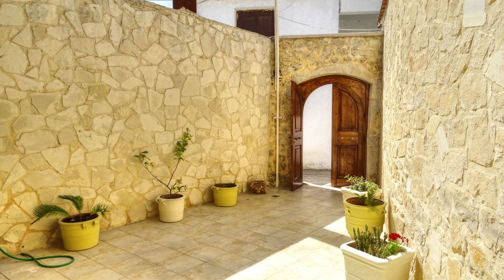 Frantzeskiana Metochia Villa | Villa Andriana - Traditional Luxury