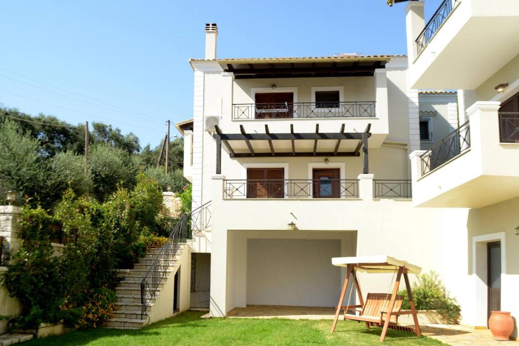 Petaleia Villa | Villa Angie Nymfes Corfu Villa