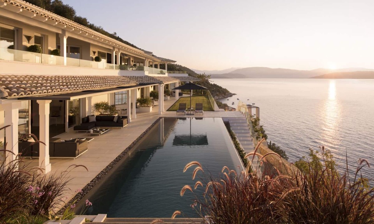 Nisaki Villa | Villa Bouratika - Seven Bedroom Villa, Sleeps 14