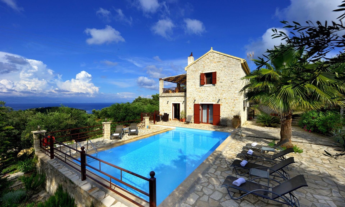 Mpogdanatika Apartment | Villa Casa Bianca Orange Apartment with Sea View, Shared Pool & Wi-Fi