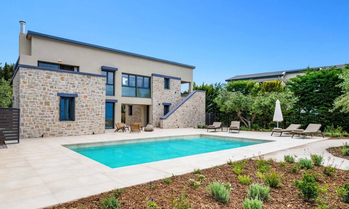 Agios Nikitas Villa | Villa Cypressa by Villa Plus