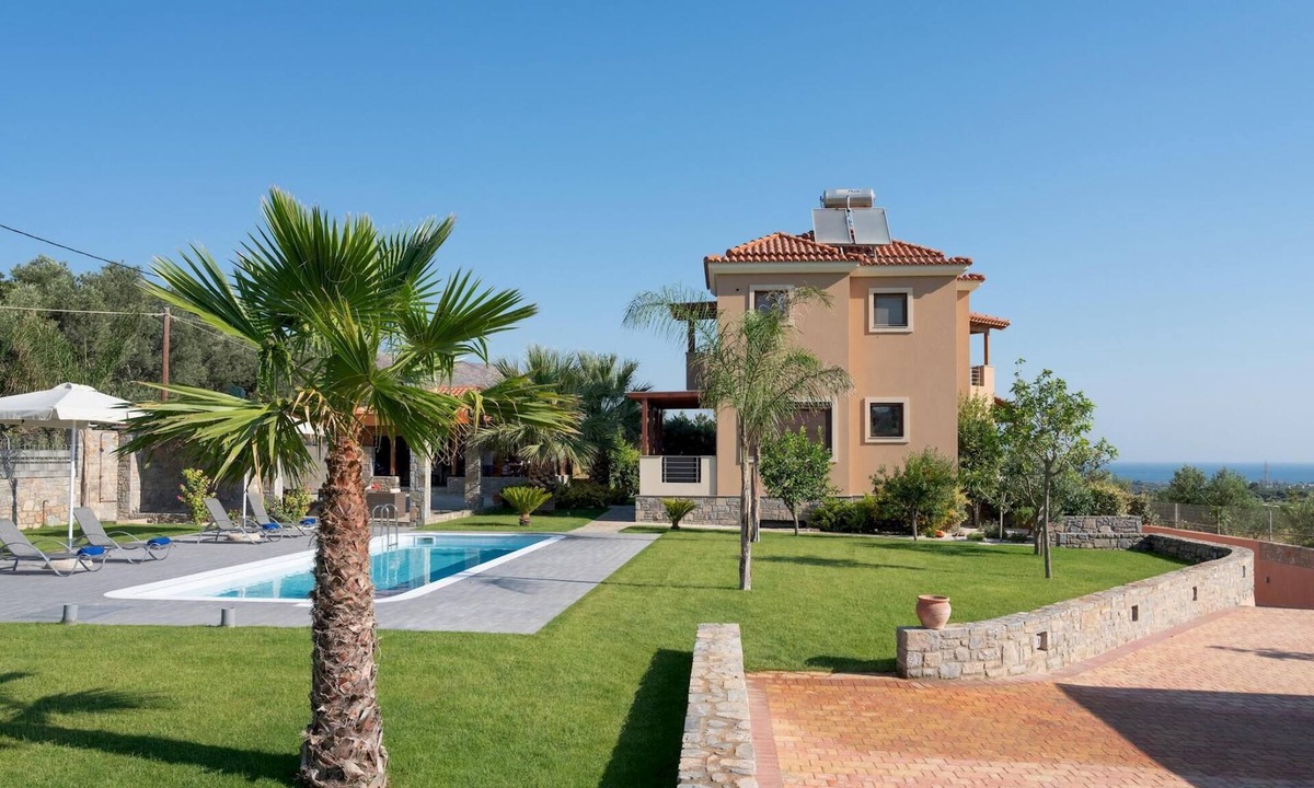 Malevizi Villa | Villa David with private pool