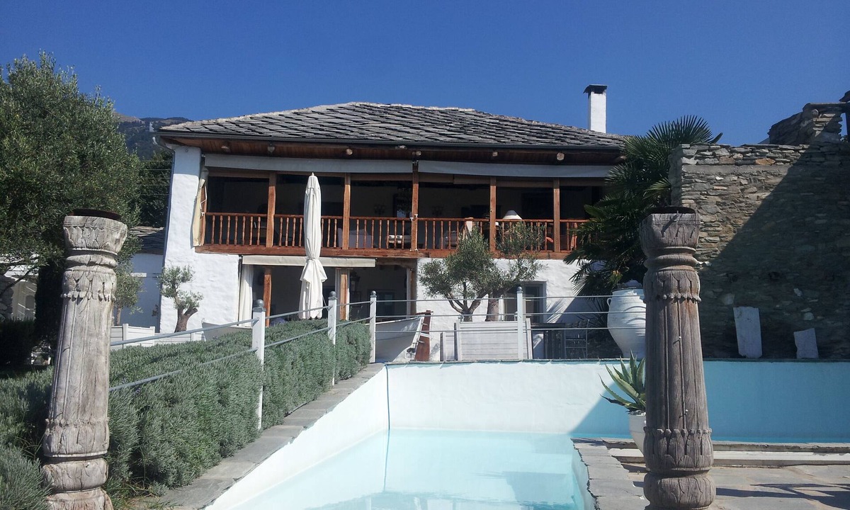 Pieres Villa | Villa Domatia 15 minutes from the sea