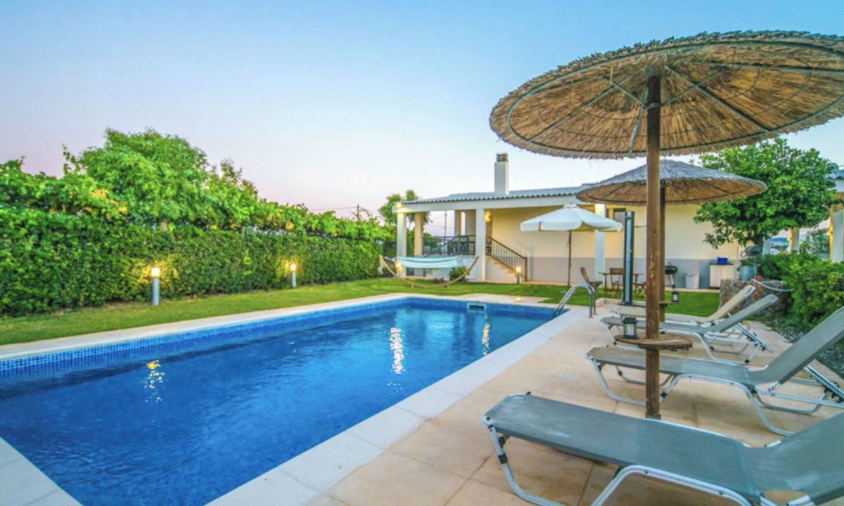Gennadi House | Villa Euphoria, Strand von Gennadi by Interhome