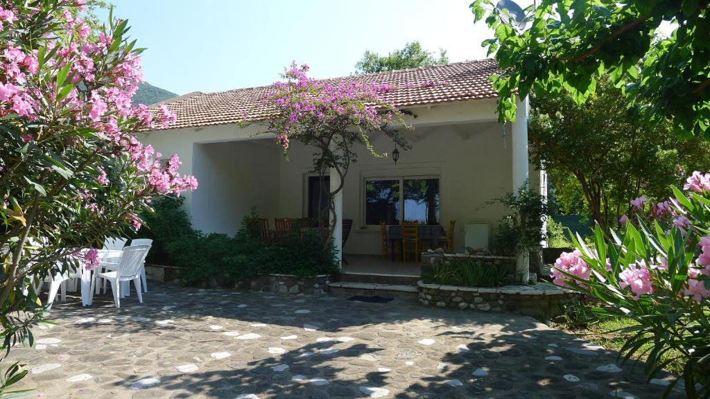 Marathias Villa | Villa Goitia