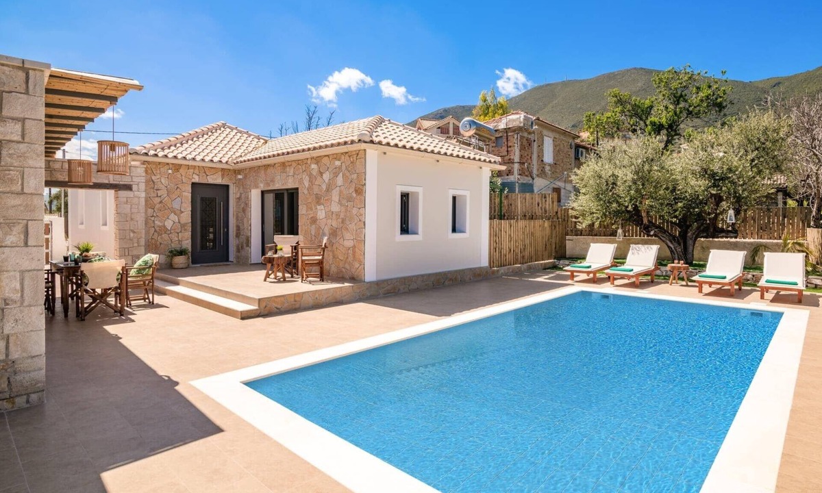 Katastari Villa | Villa Halakas by Villa Plus