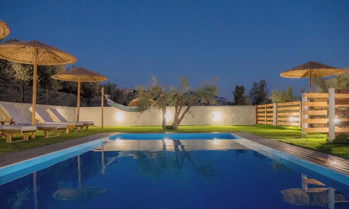 Heraklion House | Villa Helyra Private Pool Sunset Views & Peaceful Atmosphere