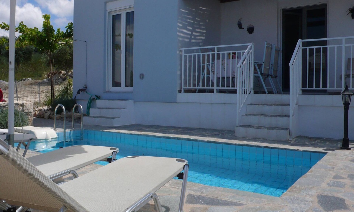 Rethymno Villa | Villa in Loutra with Sea View and Pool
