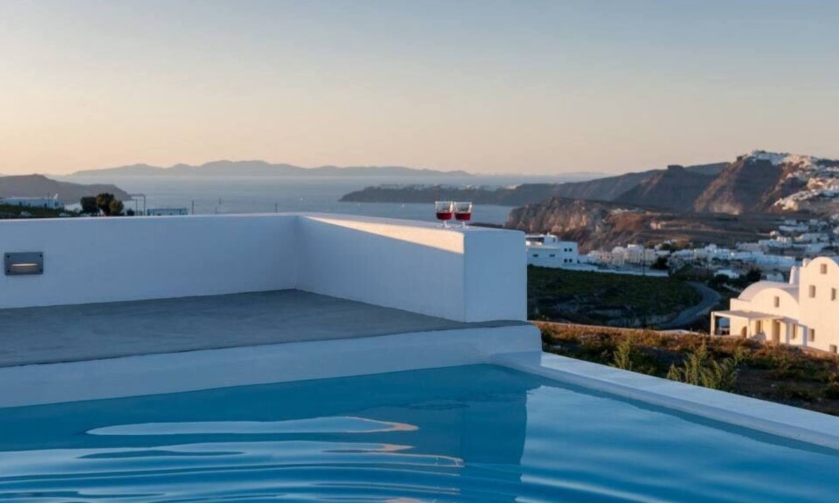 Pyrgos Villa | Villa in the Heart of Santorini l Private Pool