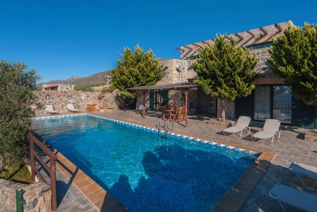 Livadia Villa | Villa Lefkothea is a luxury villa with its own pool overlooking the sea.