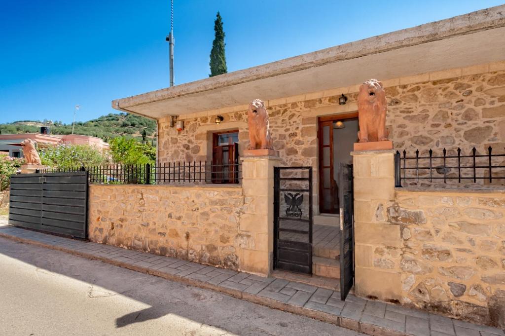 Potamidha Villa | Villa Leonton with a private pool