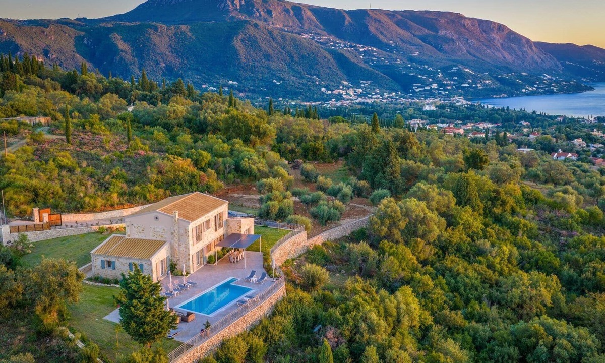 Limni Villa | Villa Lithea by Villa Plus