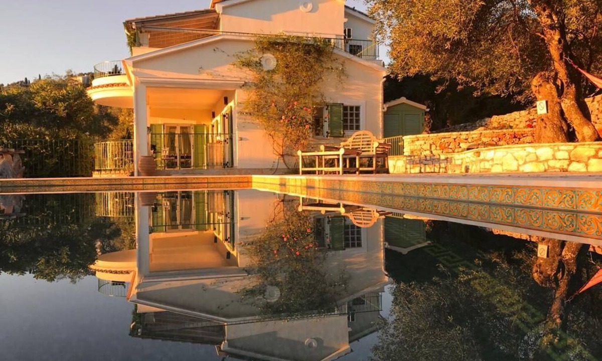 Petaleia Villa | Villa Loukia 5* SECLUDED LOCATION but Walking Distance Kassiopi Sleeps 6-8